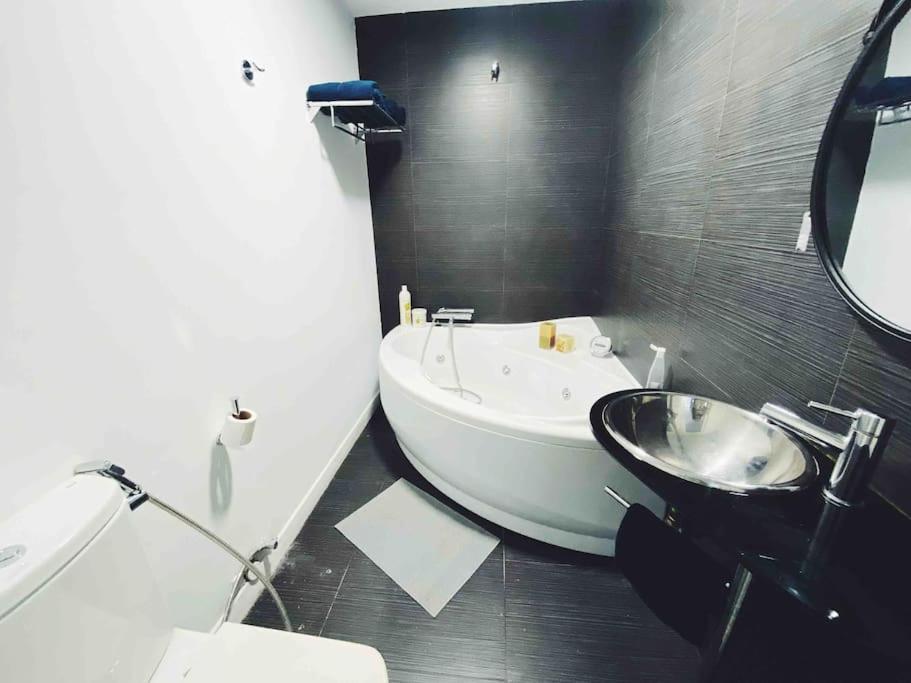 Precioso Apartamento Con Banera Hidromasaje سوبيلانا المظهر الخارجي الصورة